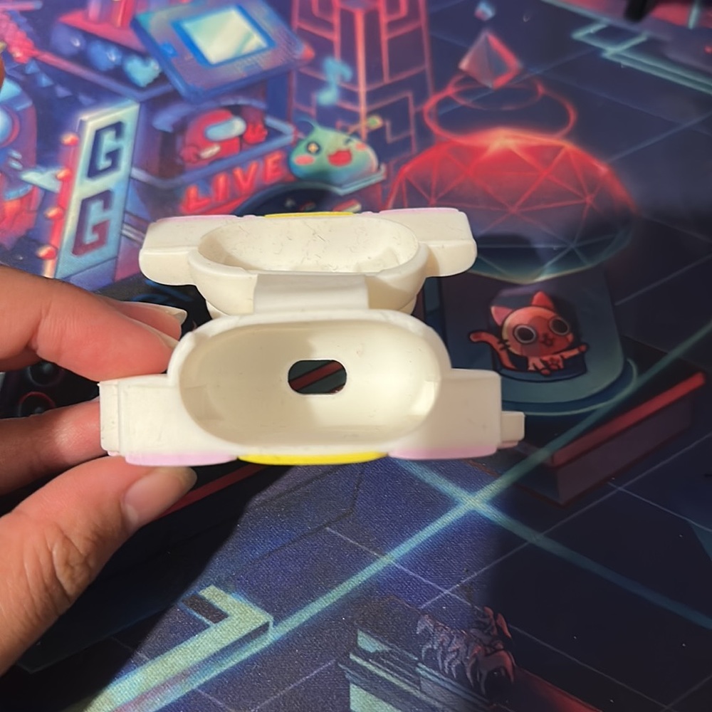 AIRPODS CASE - Picture 2 of 4